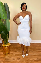 Load image into Gallery viewer, "ANGELIC" SWEETHEART DRESS