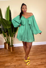 Load image into Gallery viewer, EFFORTLESS CHIC DRESS (GREEN)
