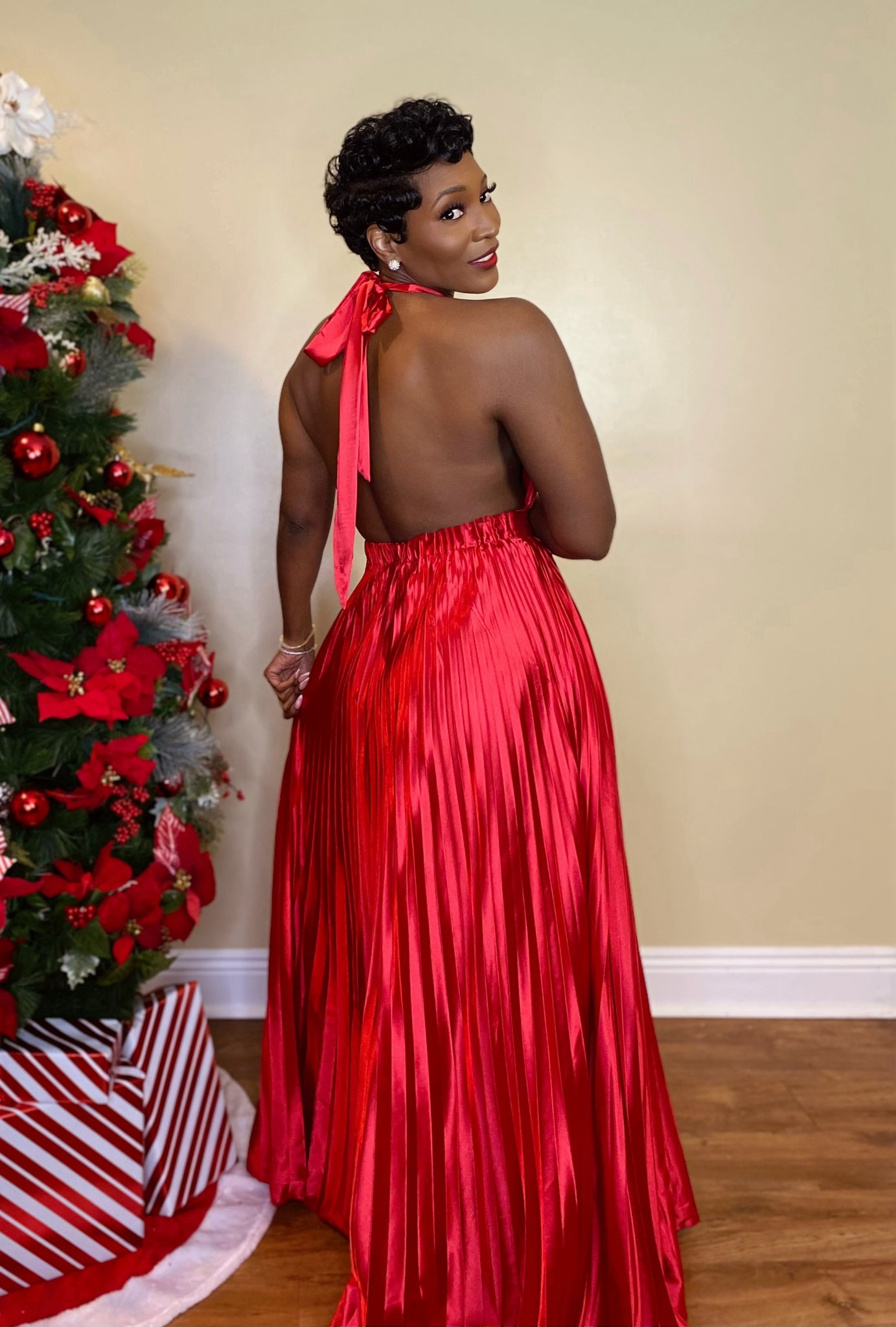 SATIN PLEATED MAXI DRESS LARGE SATIN PLEATED MAXI DRESS LARGE