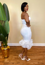 Load image into Gallery viewer, &quot;ANGELIC&quot; SWEETHEART DRESS
